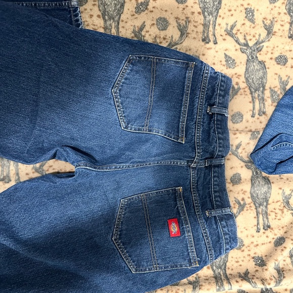 2 pairs of men’s dickies jeans maybe worn once 33/34 - Picture 2 of 4
